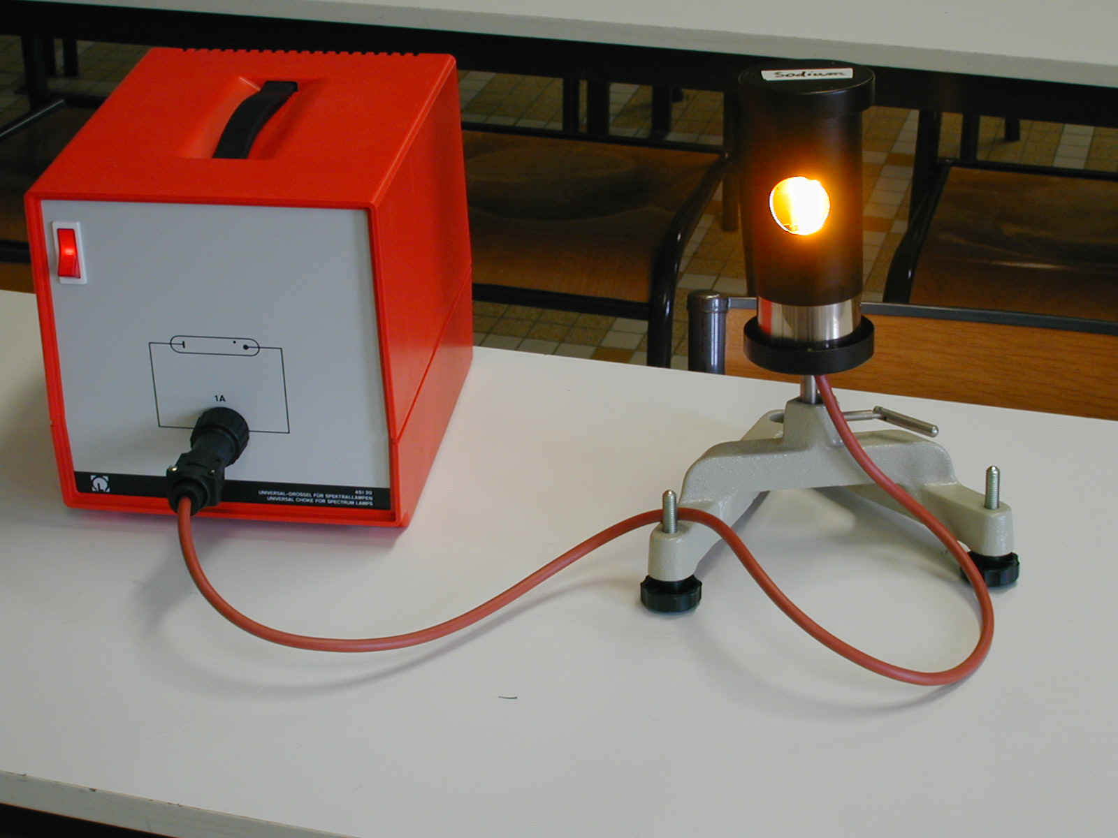 lampe sodium.JPG (379014 octets)